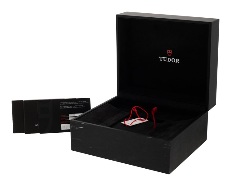 Tudor Style M12110-0001